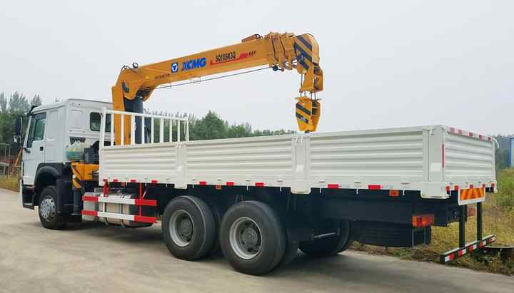 XCMG Official Manufacturer SQ10SK3Q crane boom hydraulic lorry 10 ton knuckle telescopic boom truck mounted crane for sale